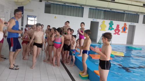 Plavecký výcvik dětí z 2. ročníku