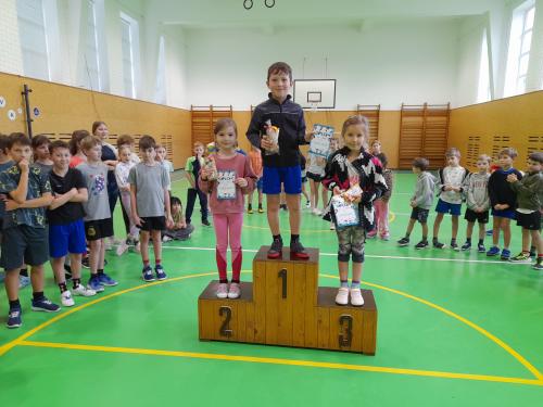 Nejlepší opička - tělovýchovná soutěž 